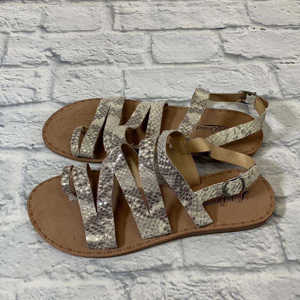 Lucky Brand LEATHER Strappy Snakeprint sandals 7.5 Open toe New - Picture 4 of 12